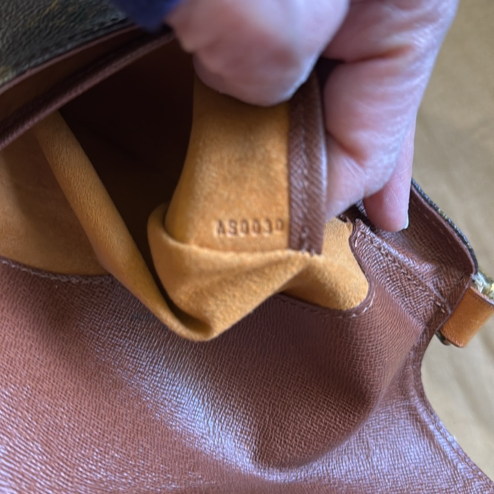 Authentic Louis Vuitton Musette Salsa shoulder Bag - Picture 10 of 16